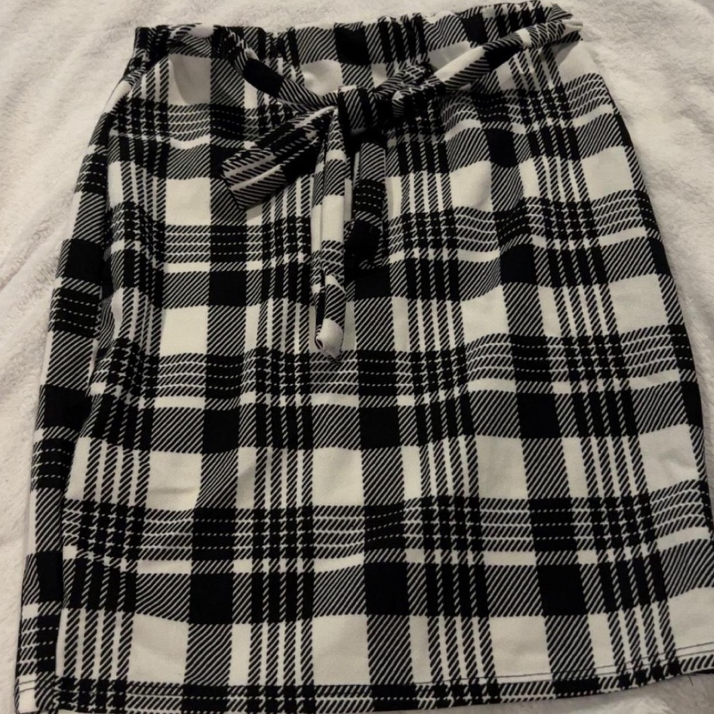 Black and White Plaid Skirt